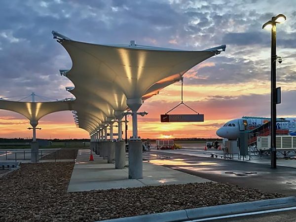 pfeifer-structures-austin-bergstrom-airport-south-terminal-airport-canopies-thumb